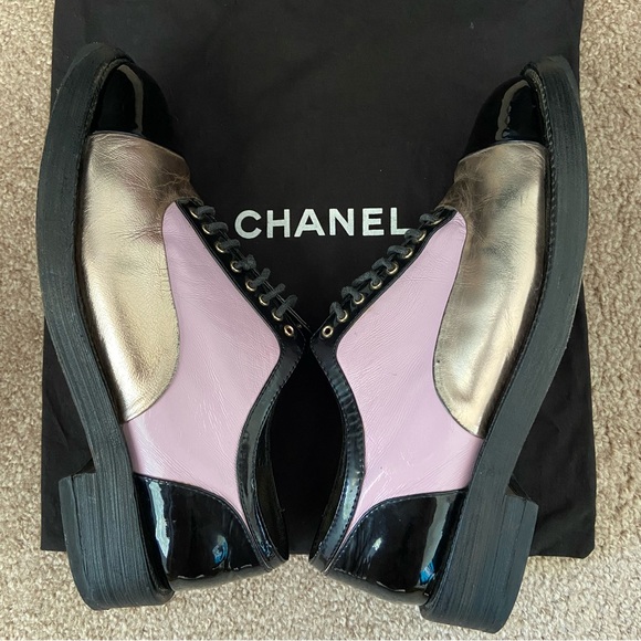 Chanel 2017 Cuba Cruise Collection Patent Leather Colorblock Oxfords Lac… - Picture 5 of 14